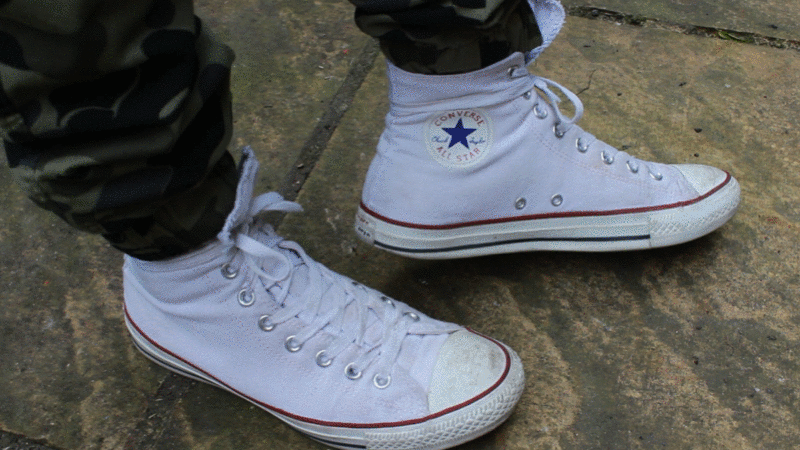 Converse-All-Star-Chuck-Taylor-Shoes-GIF