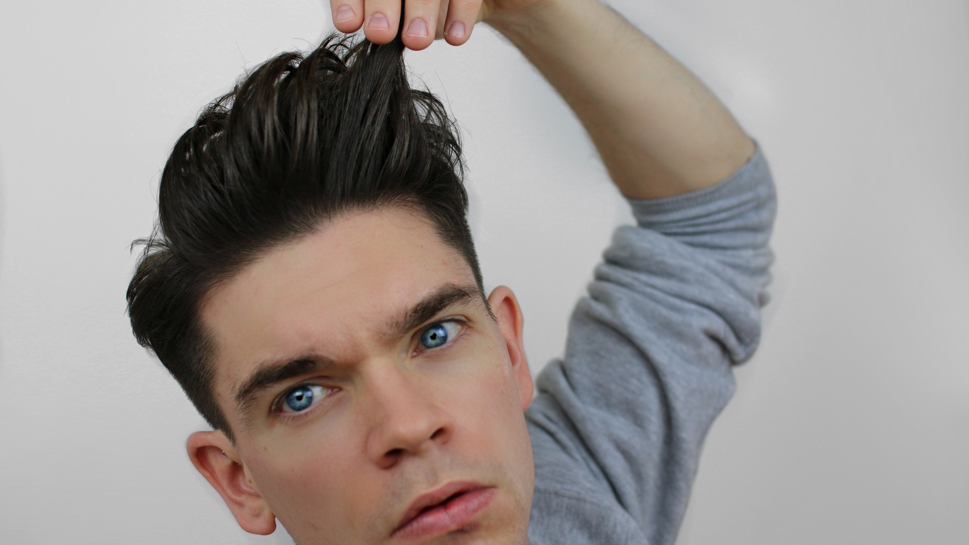 Messy Quiff In 8 'How To' GIFs