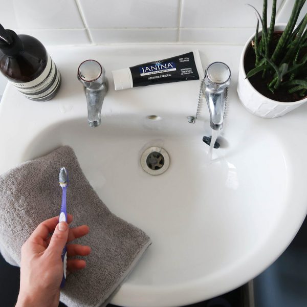 Charcoal Toothpaste | What You Need To Know!