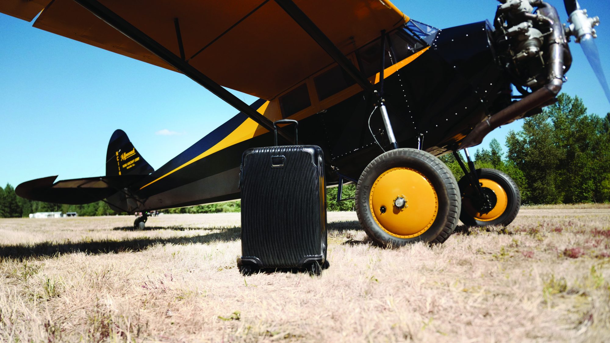 Tumi-Carry-On-Hand-Luggage-Man-For-Himself