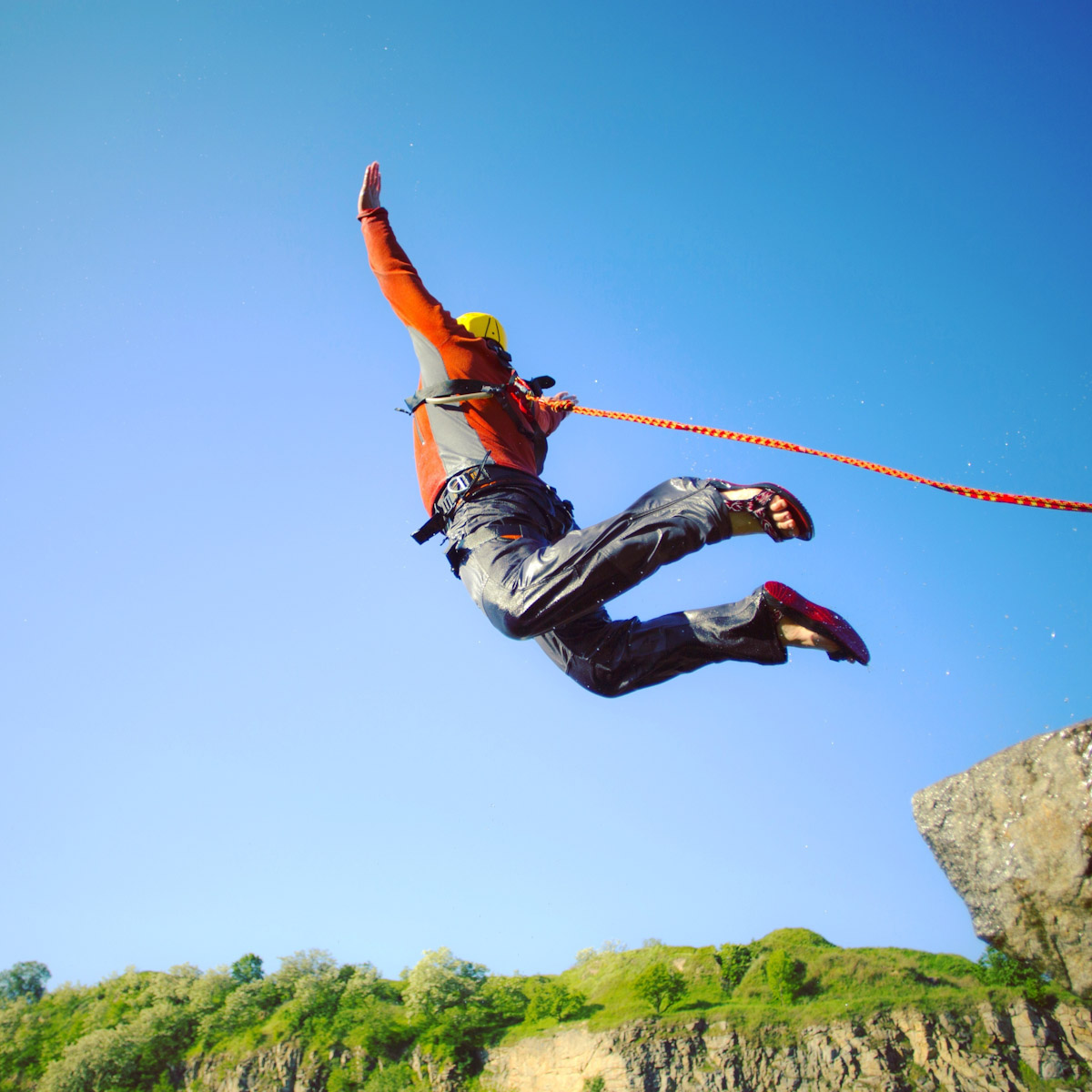 top-10-experiences-for-men-tinggly-bungee-man-for-himself