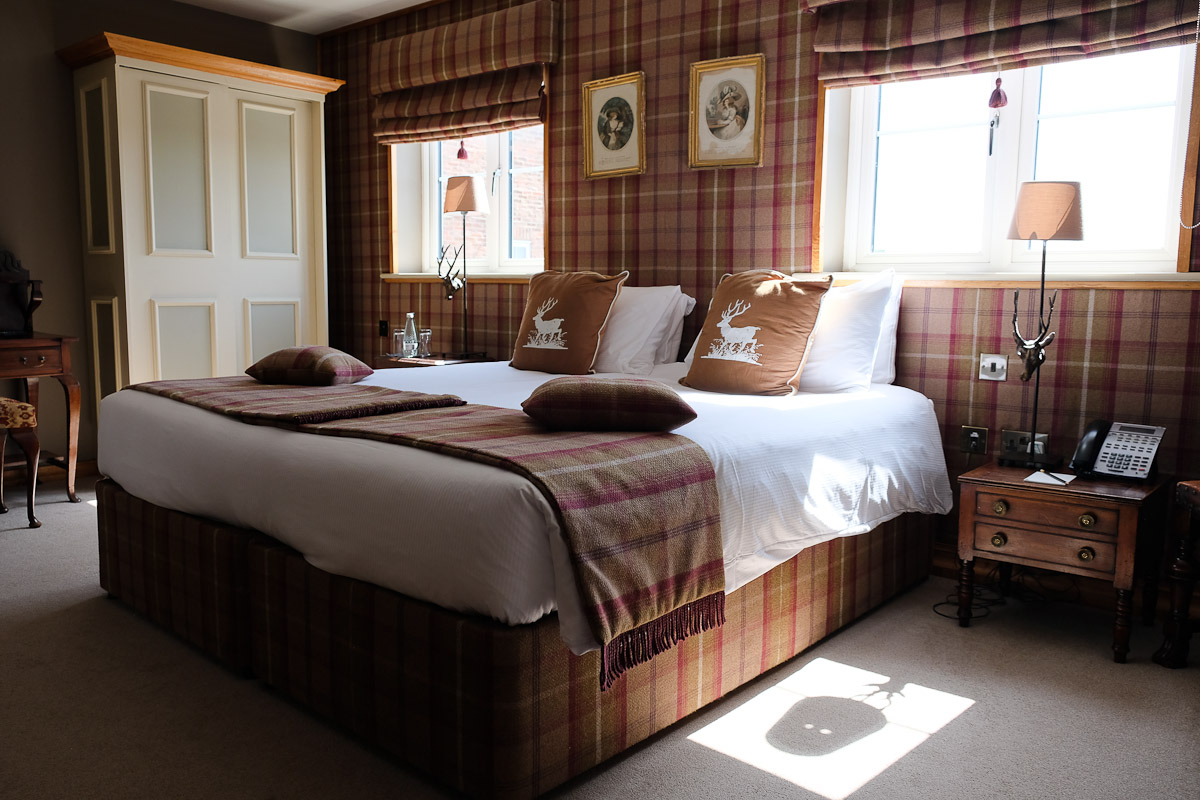 ye-olde-bell-rooms-lodge-review-man-for-himself-3