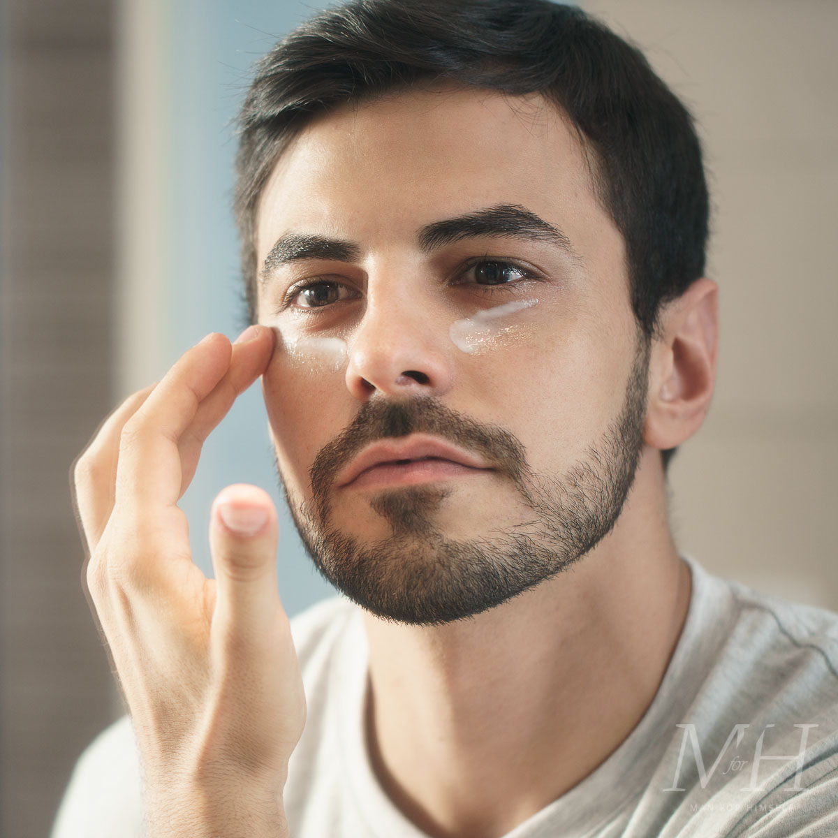 men-skin-skincare-moisturiser-serum-grooming-man-for-himself