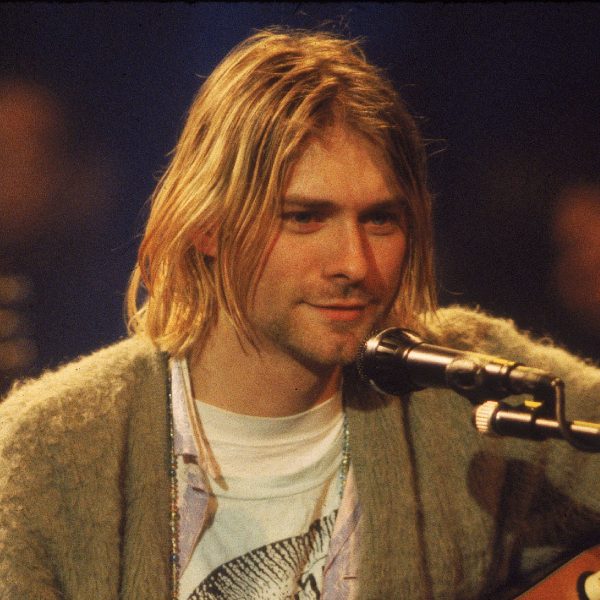 Kurt Cobain: Long Hairstyle With Centre Parting