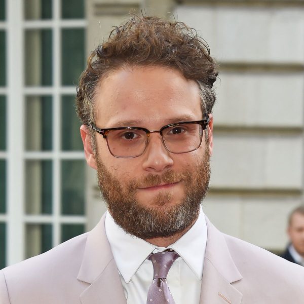 seth-rogen-curly-quiff-hairstyle-hairstyle-haircut-man-for-himself-ft.jpg