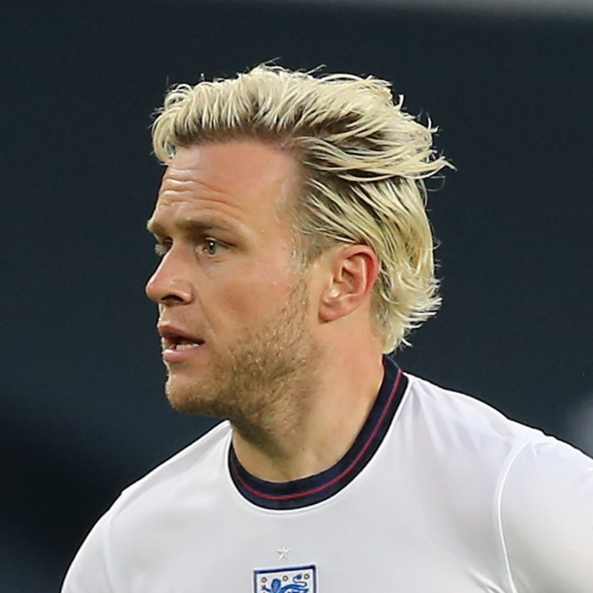 olly-murs-platinum-blonde-slicked-back-hairstyle-hairstyle-haircut-man-for-himself-ft.jpg