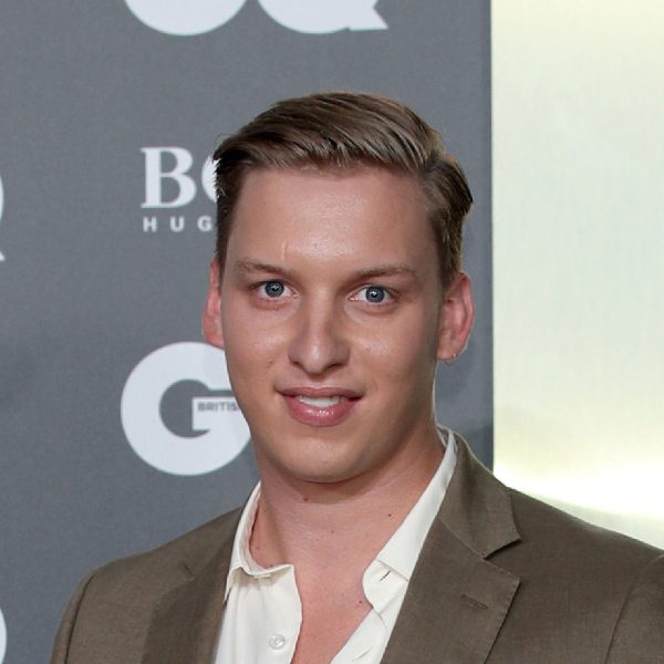 George Ezra: Short Taper Hairstyle With Side Parting