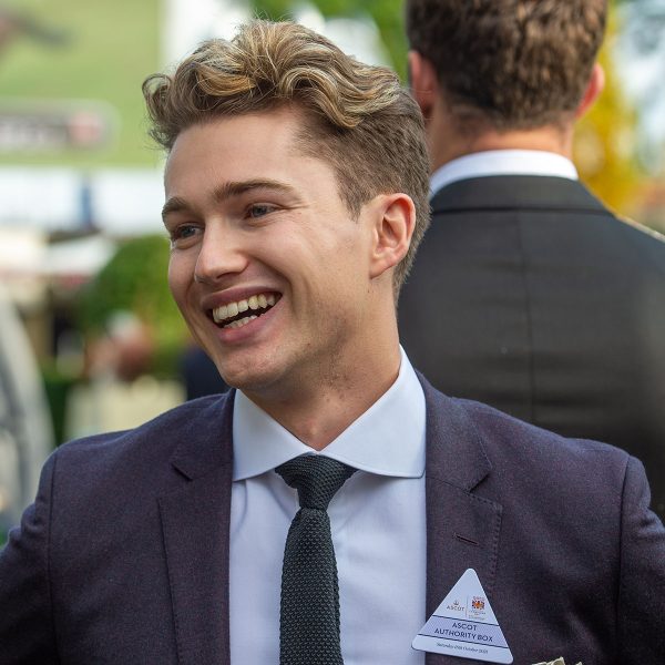aj-pritchard-thick-curls-with-taper-fade-cut-mens-hairstyles-man-for-himself-ft