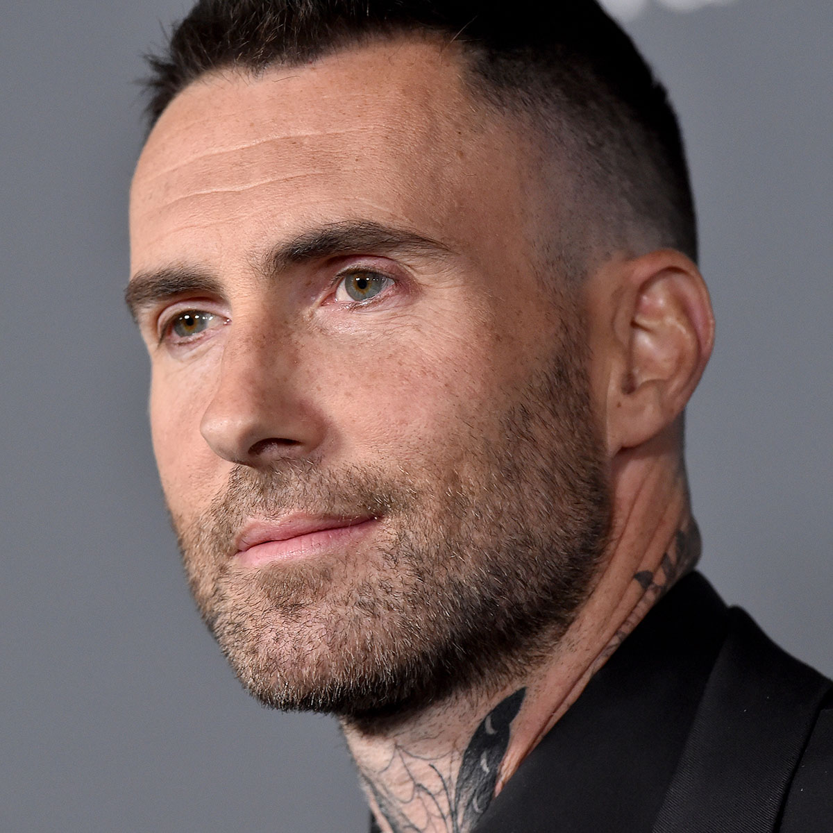 People Are Accusing Adam Levine Of Cultural Appropriation After He Showed  Off His 'Corn Hawk'
