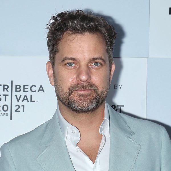 Joshua Jackson: Curly Haircut With Short Back and Sides