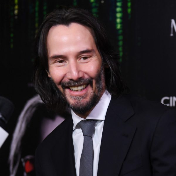Keanu Reeves: Long Hair With Centre Parting