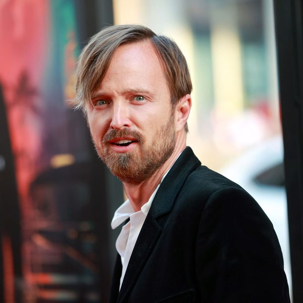 aaron-paul-short-cut-with-long-straight-fringe-mens-hairstyles-man-for-himself-ft