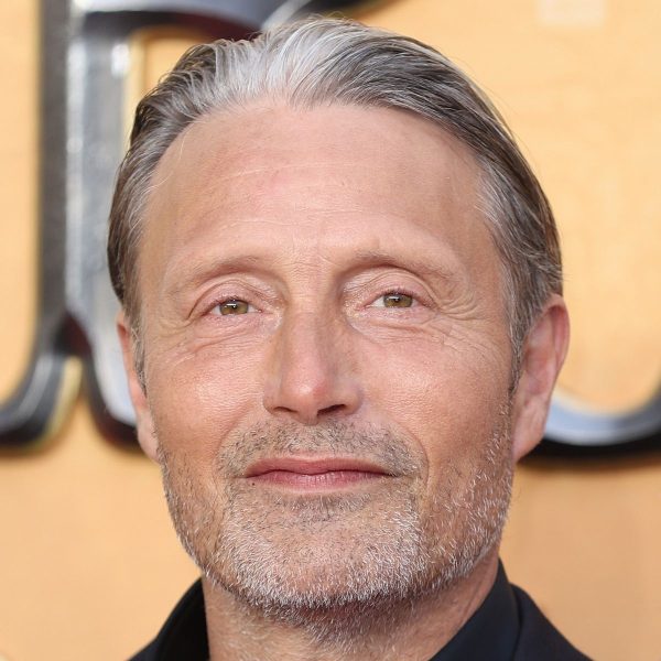 mads-mikklesen-slicked-back-hair-with-taper-hairstyle-haircut-man-for-himself-ft.jpg