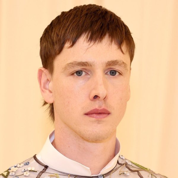 Harris Dickinson: Modern Mullet With Textured Fringe