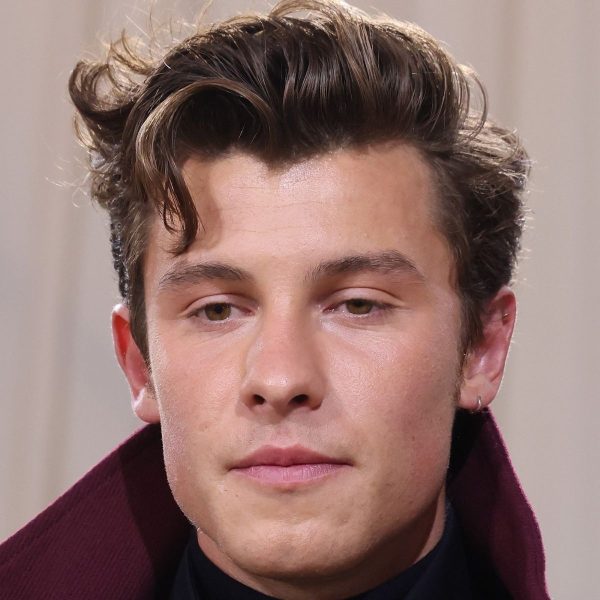 shawn-mendes-wavy-quiff-hairstyle-haircut-man-for-himself-ft.jpg