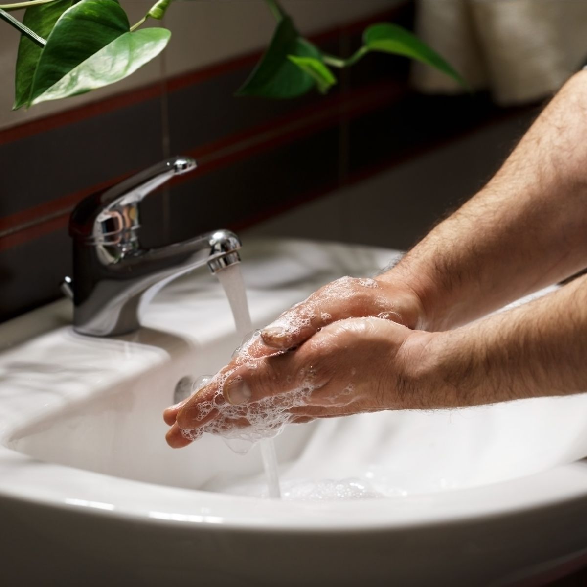 washing-hands-man-for-himself
