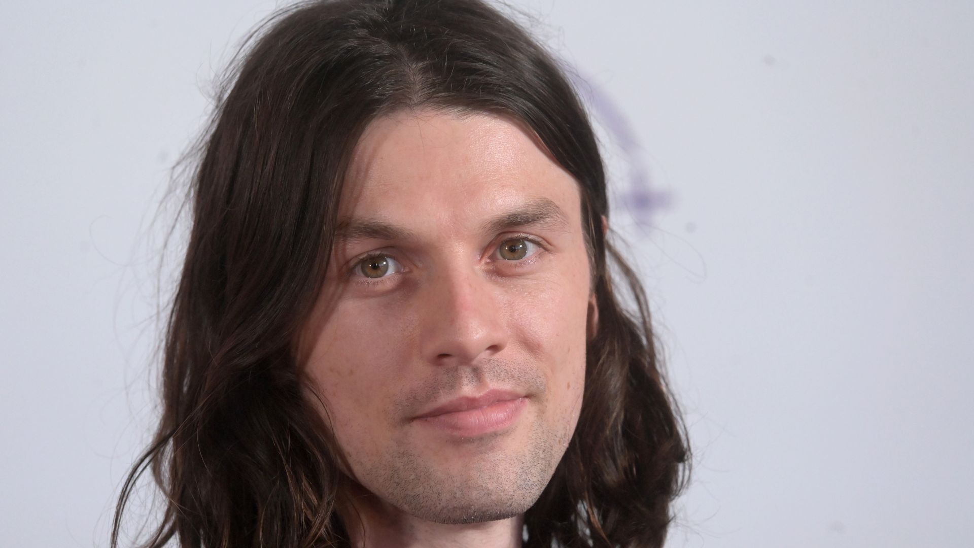 James Bay: Long Wavy Hairstyle | Man For Himself