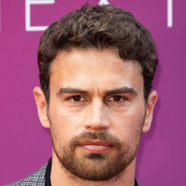 Theo James: Cropped Wavy Hairstyle