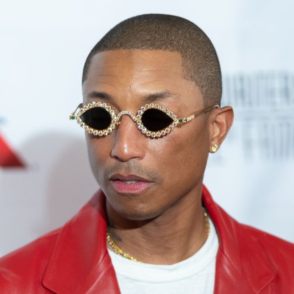 Pharrell Williams: Buzz Cut With Line Up