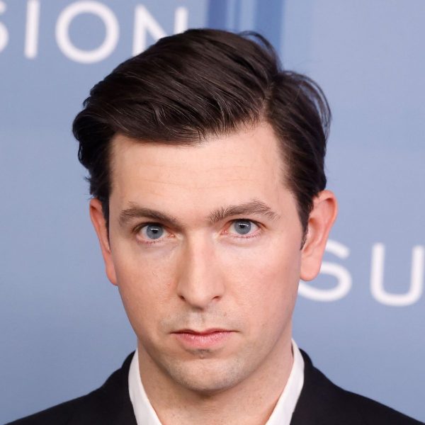 nicholas-braun-short-side-parted-hair-with-volume-hairstyle-haircut-man-for-himself-ft.jpg