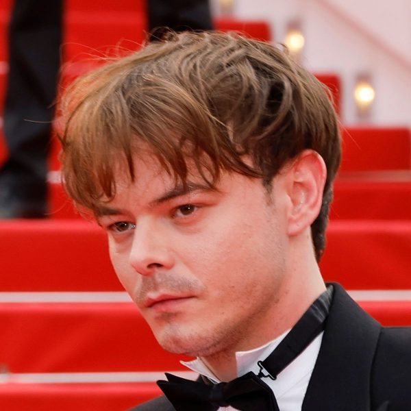Charlie Heaton: Tousled Textured Mop Top Hairstyle