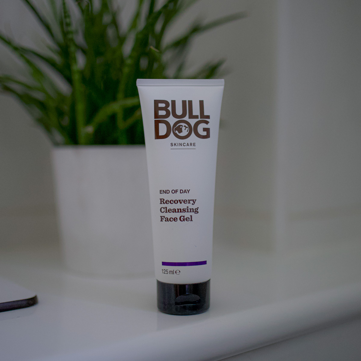 bulldog-skincare-advanced-skincare-range-end-of-day-man-recovery-cleansing-face-gel-man-for-himself-1.jpg