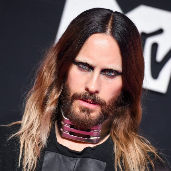 jared-leto-long-centre-parted-hair-with-bleached-ends-hairstyle-haircut-man-for-himself-ft.jpg