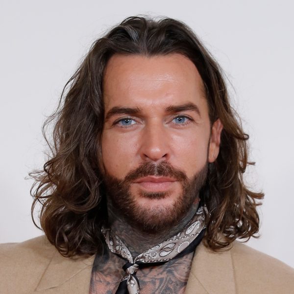 Pete Wicks: Long Curly Haircut With Centre Part