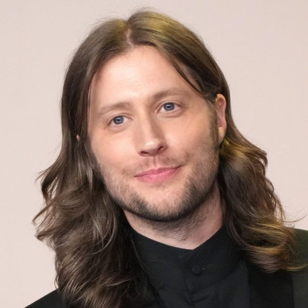 ludwig-goransson-long-wavy-hair-with-centre-part-man-for-himself-ft.jpg