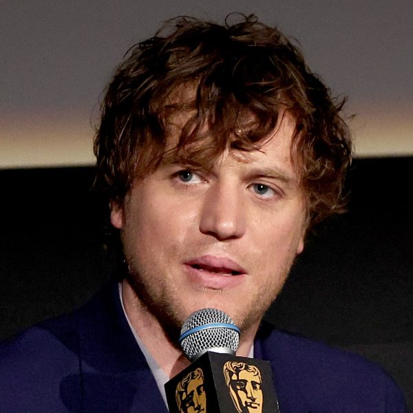 Johnny Flynn: Tousled Mop Top Hairstyle